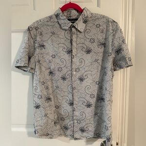 Perry Ellis Button down short sleeve shirt Large